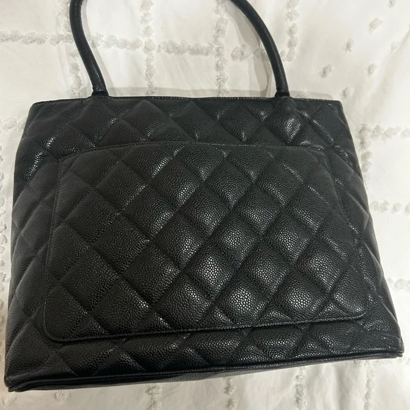 CHANEL Black Quilted CC Logo Tote - Picture 6 of 9